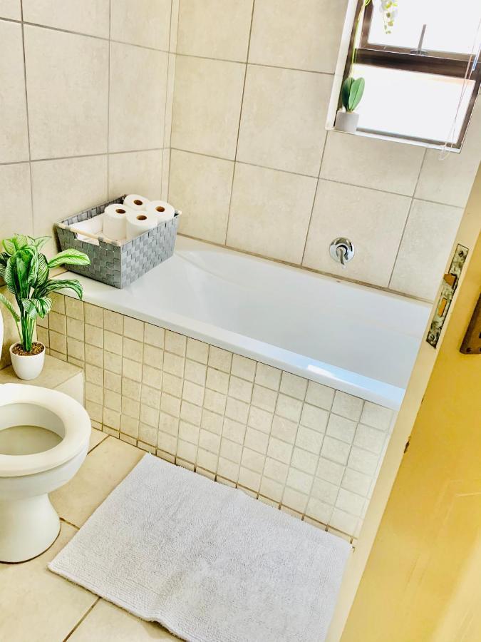 774Ways Holiday Home Hartbeespoort Ngoại thất bức ảnh